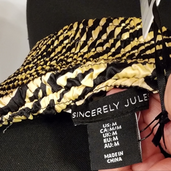 Sincerly Jules Tiger Stripe Top - Picture 6 of 8